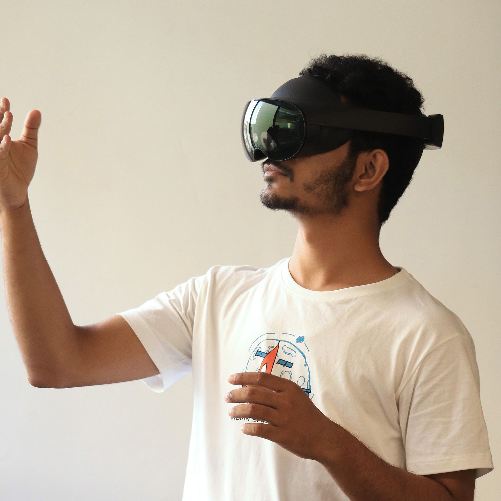 Introduction to Virtual and Augmented Reality